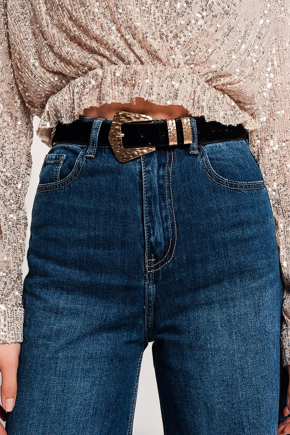 Calças de ganga Cropped azul com bainhas desfiadas