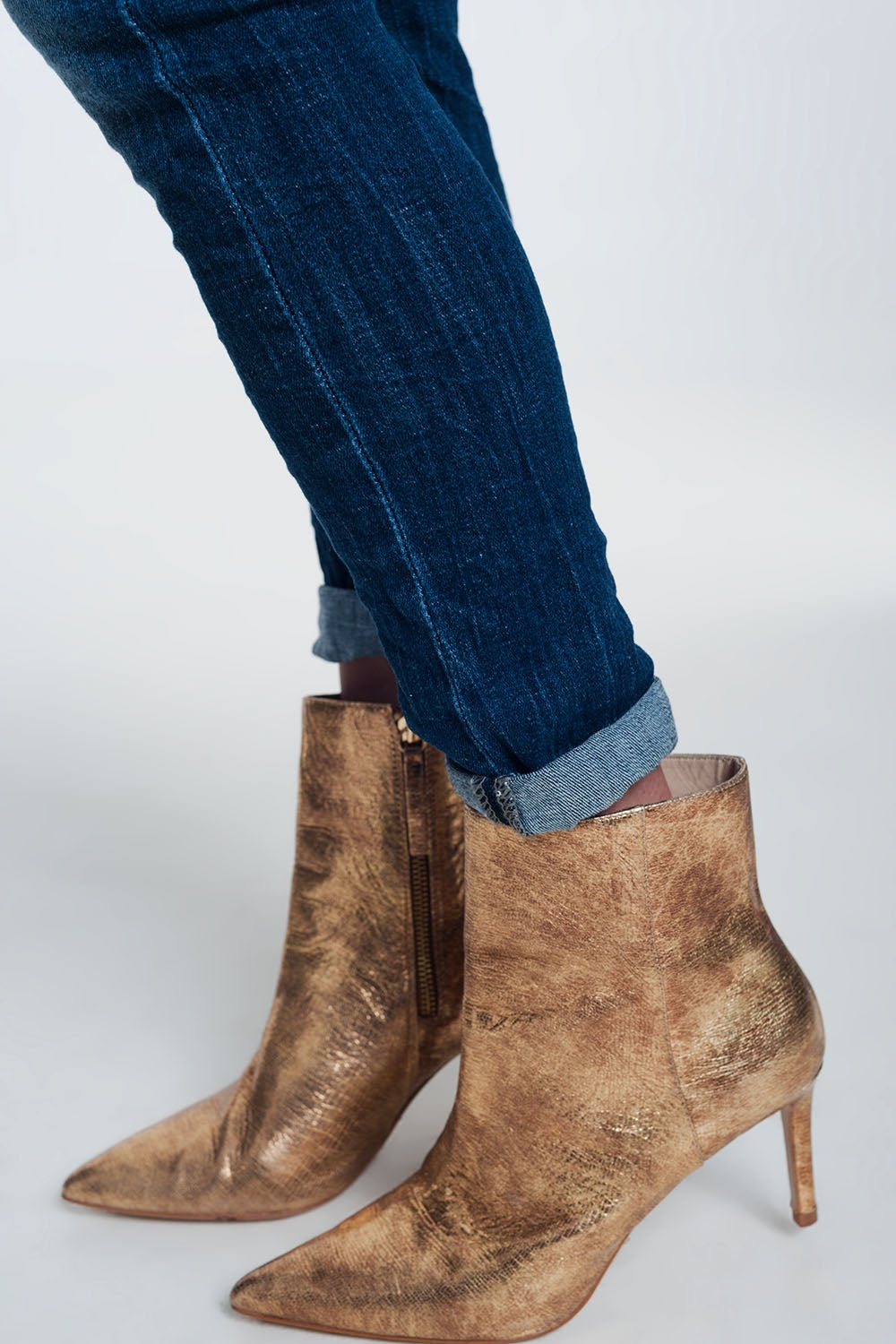 Calças de ganga de cintura alta e lavagem em pedra azul muito escura