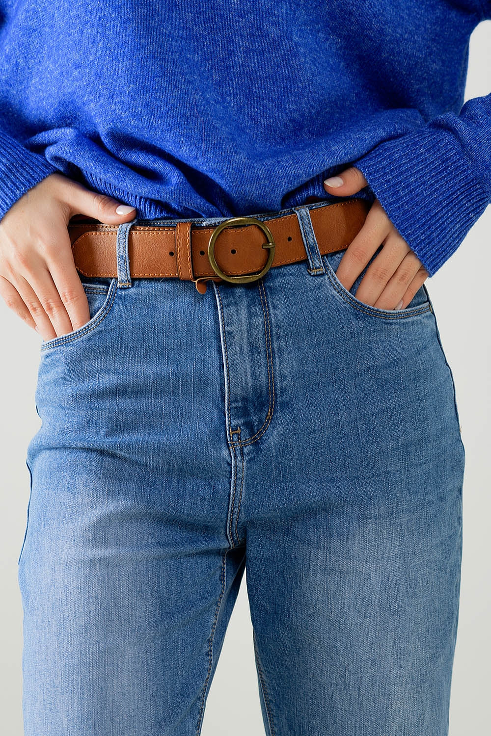 calças de ganga de corte direito com lavagem média