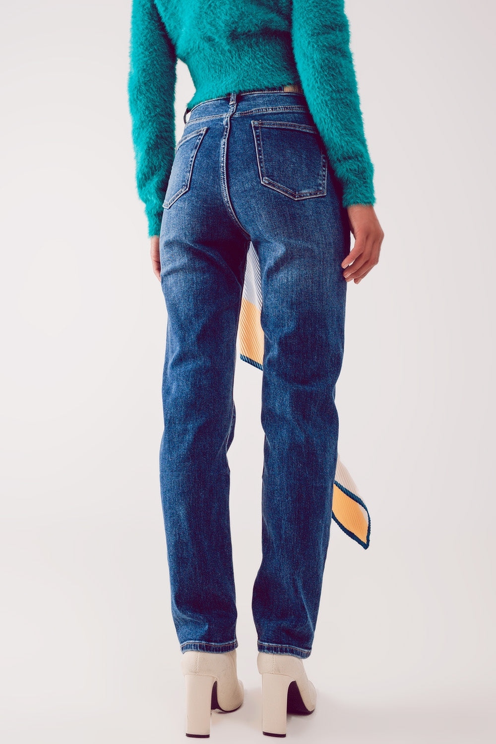 Calças de ganga de corte recto em azul escuro com cintura alta