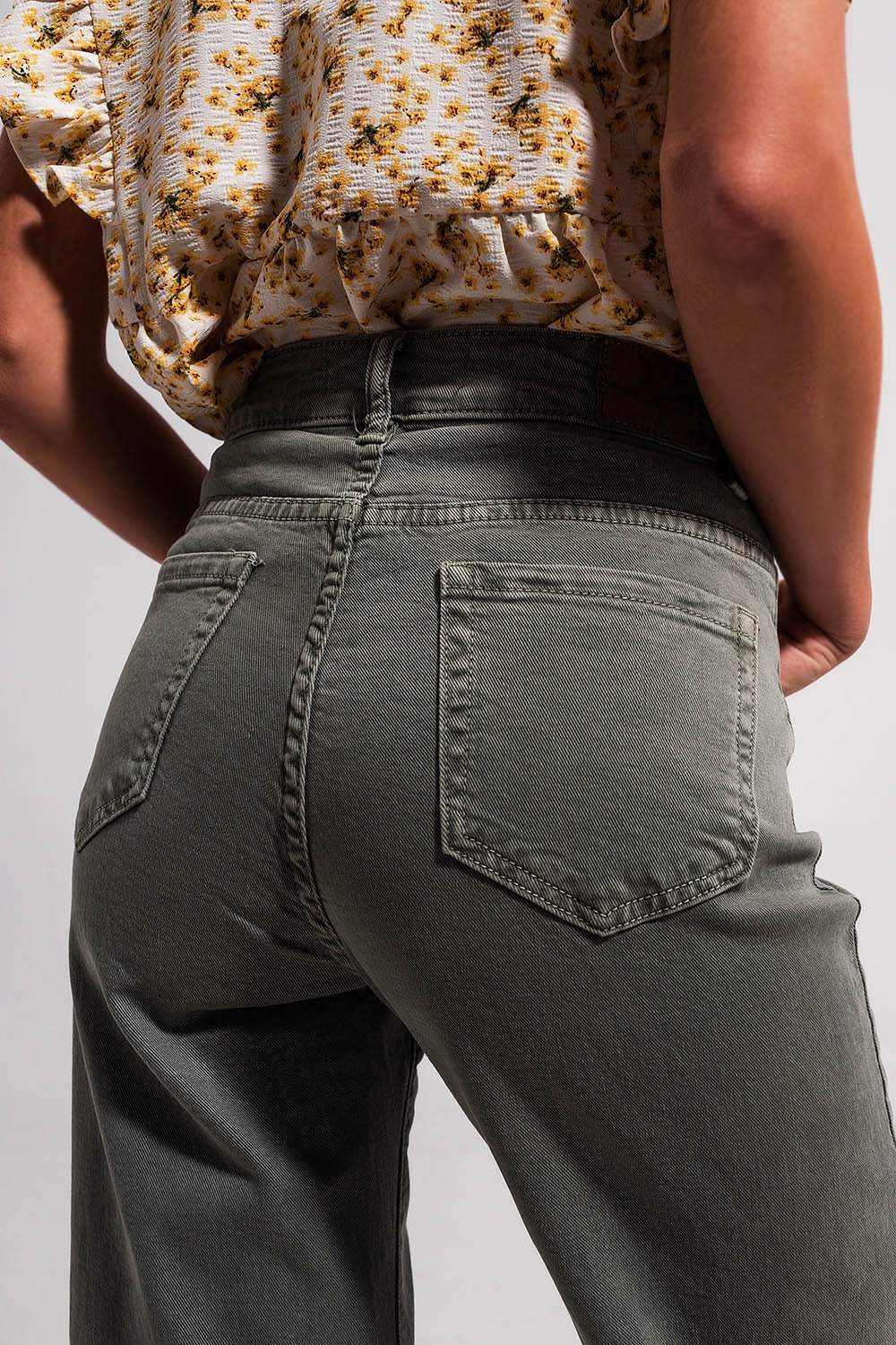 Calças de ganga de perna larga em cinzento