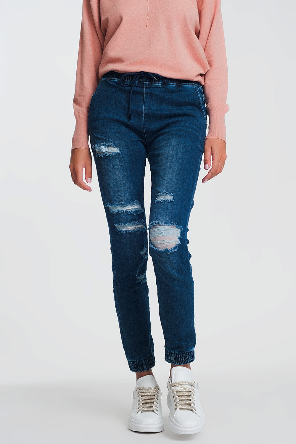 Q2 Calças de ganga estilo joggers em azul escuro