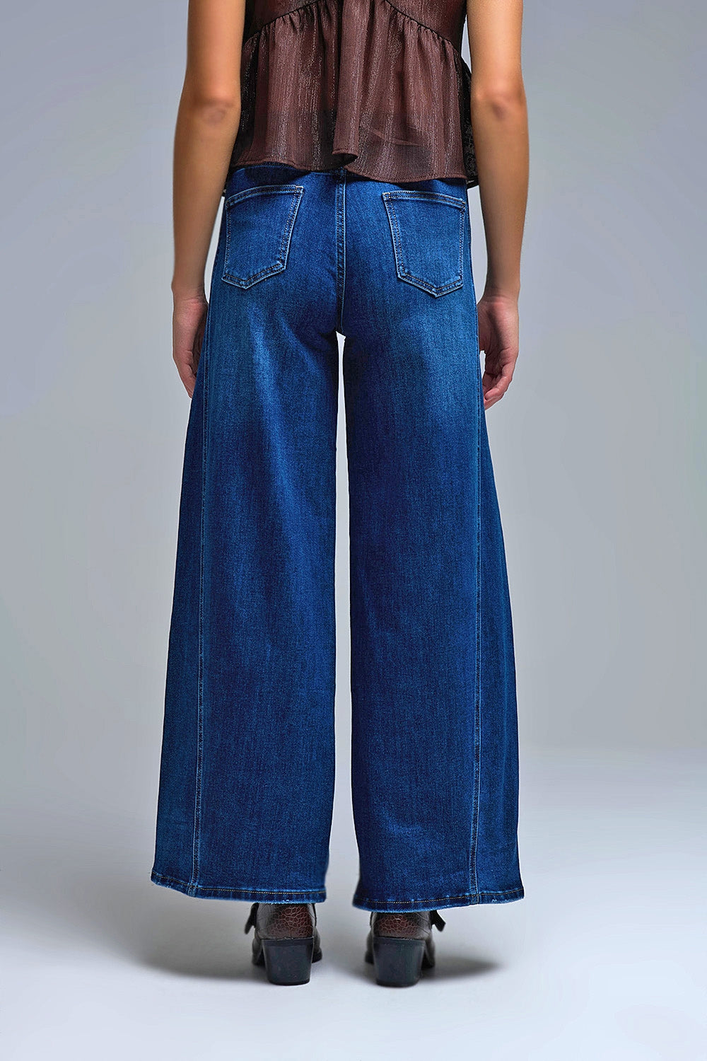 Cal�as de ganga extra largas em Mid Wash com bolsos laterais