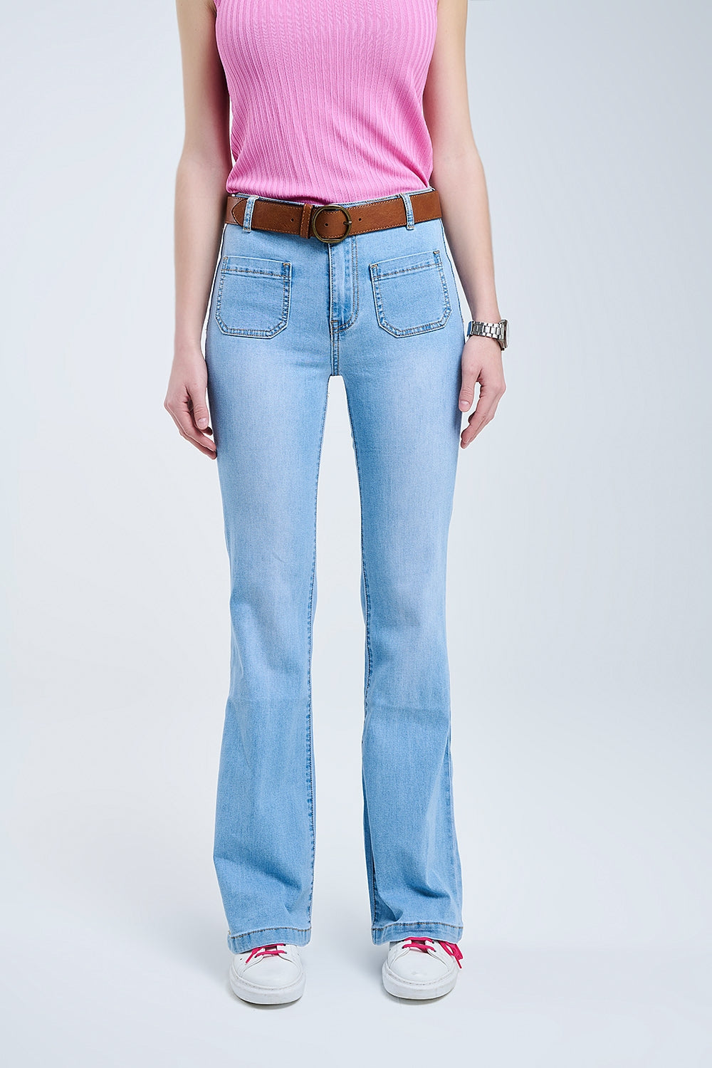 Q2 Calças de ganga Flare Skinny Light Wash com bolsos à frente