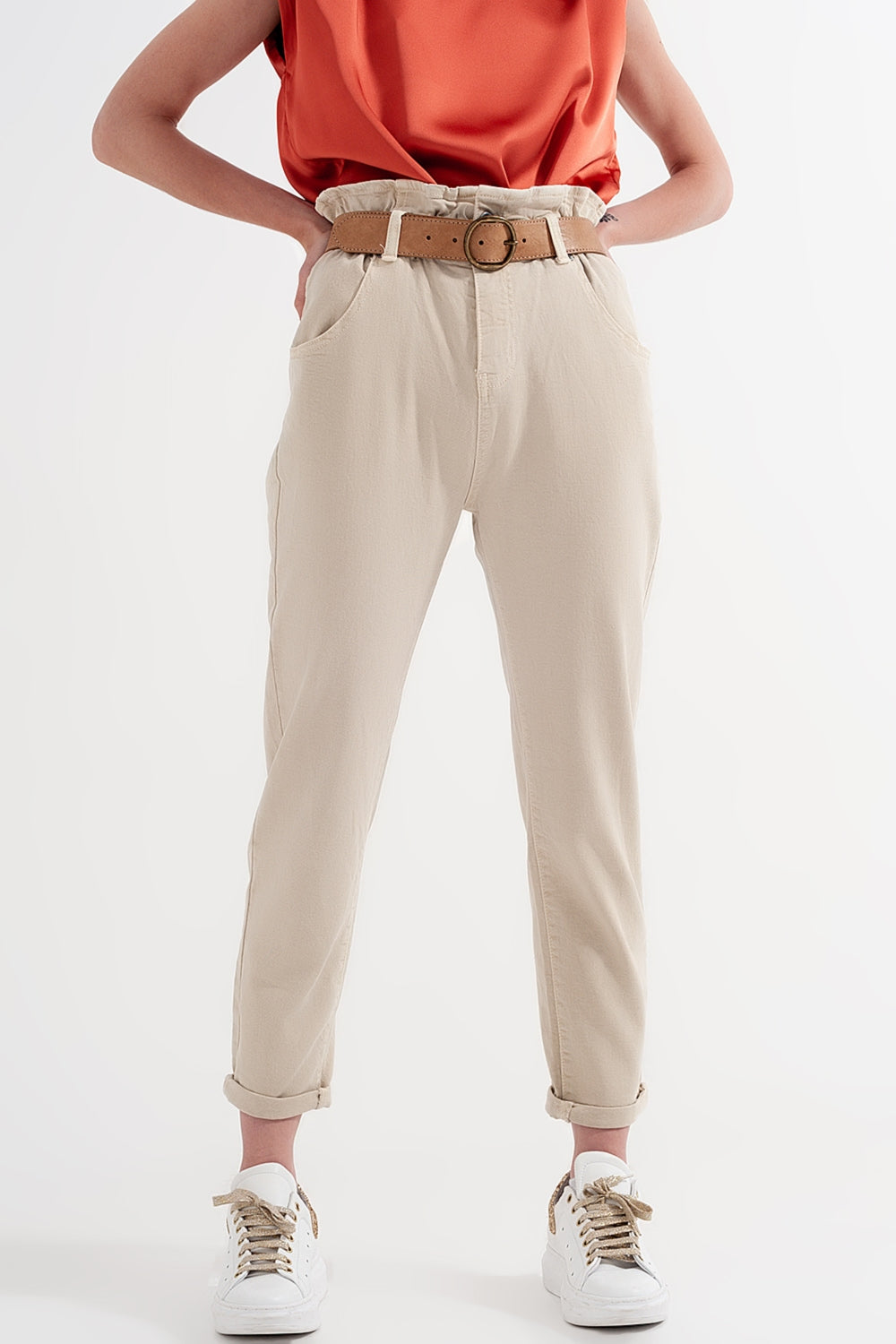 Q2 Calças de ganga Mom com cintura elástica em beige