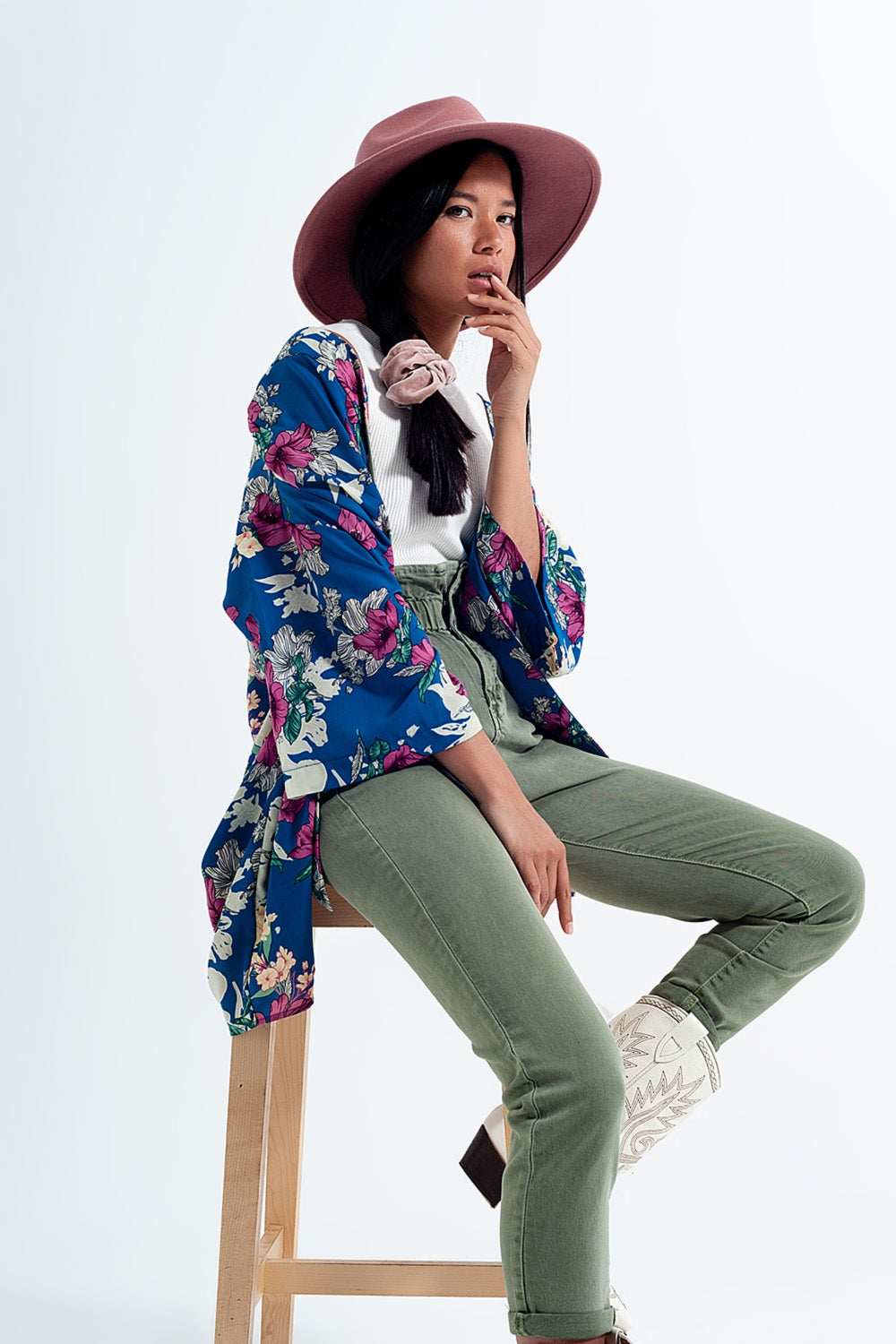 Q2 Calças de ganga Mom com cintura elástica em cáqui