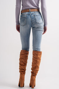 Calças de ganga skinny com detalhes de botões em azul claro