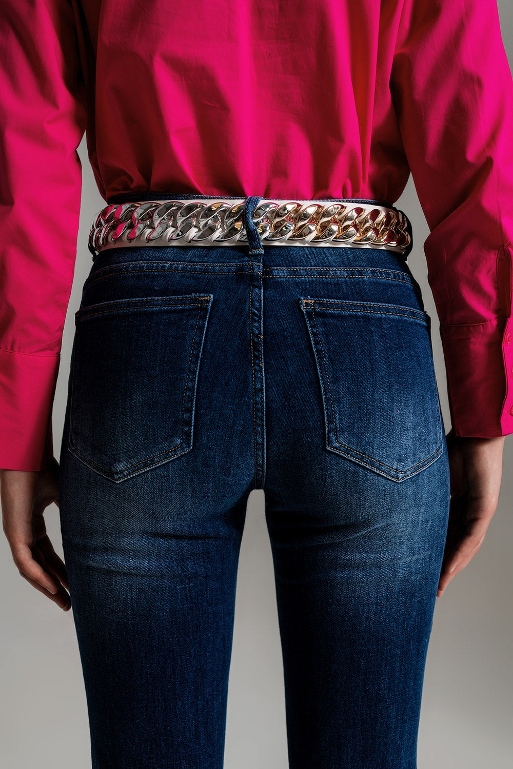 Calças de ganga skinny cortados com lavagem escura