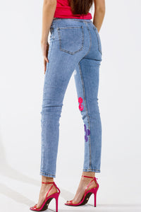 Calças de ganga skinny de 5 bolsos com pormenor de flores