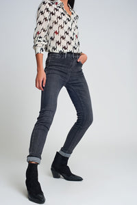 Q2 Calças de ganga skinny de alta ascensão em preto lavado