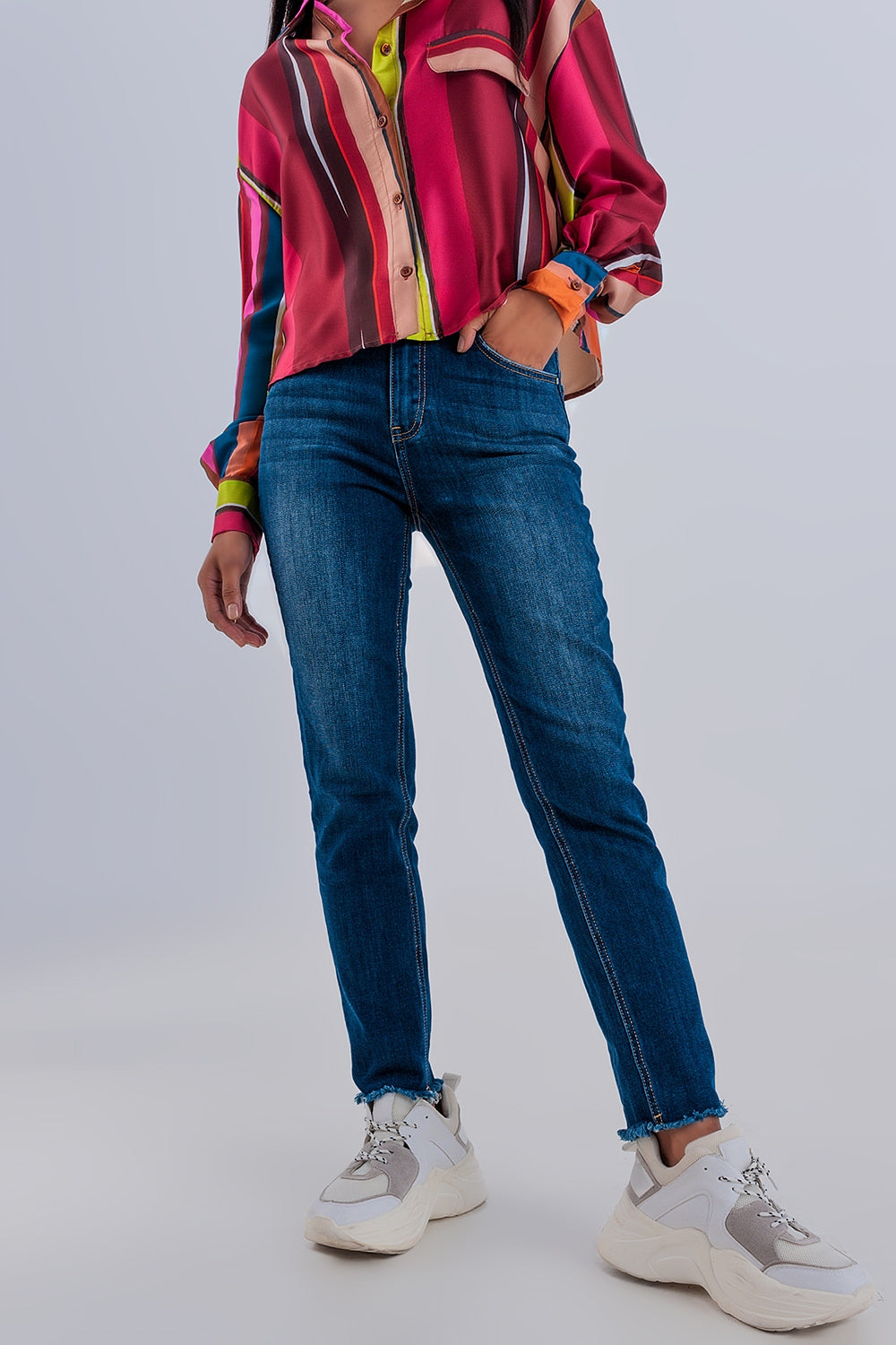 Calças de ganga skinny de cintura alta azul escuro com bordas em bruto