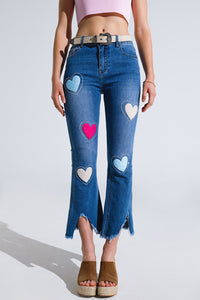 Q2 Calças de ganga skinny de lavagem escura com corações rodeados de tachas