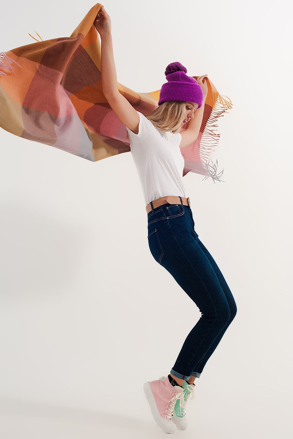 Calças de ganga skinny meia azuladas