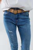 Calças de ganga super skinny esticadas em MIdwash com pormenores de desgaste