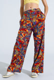 Q2 Calças de perna direita com estampado floral multicolorido em Shades Of Red