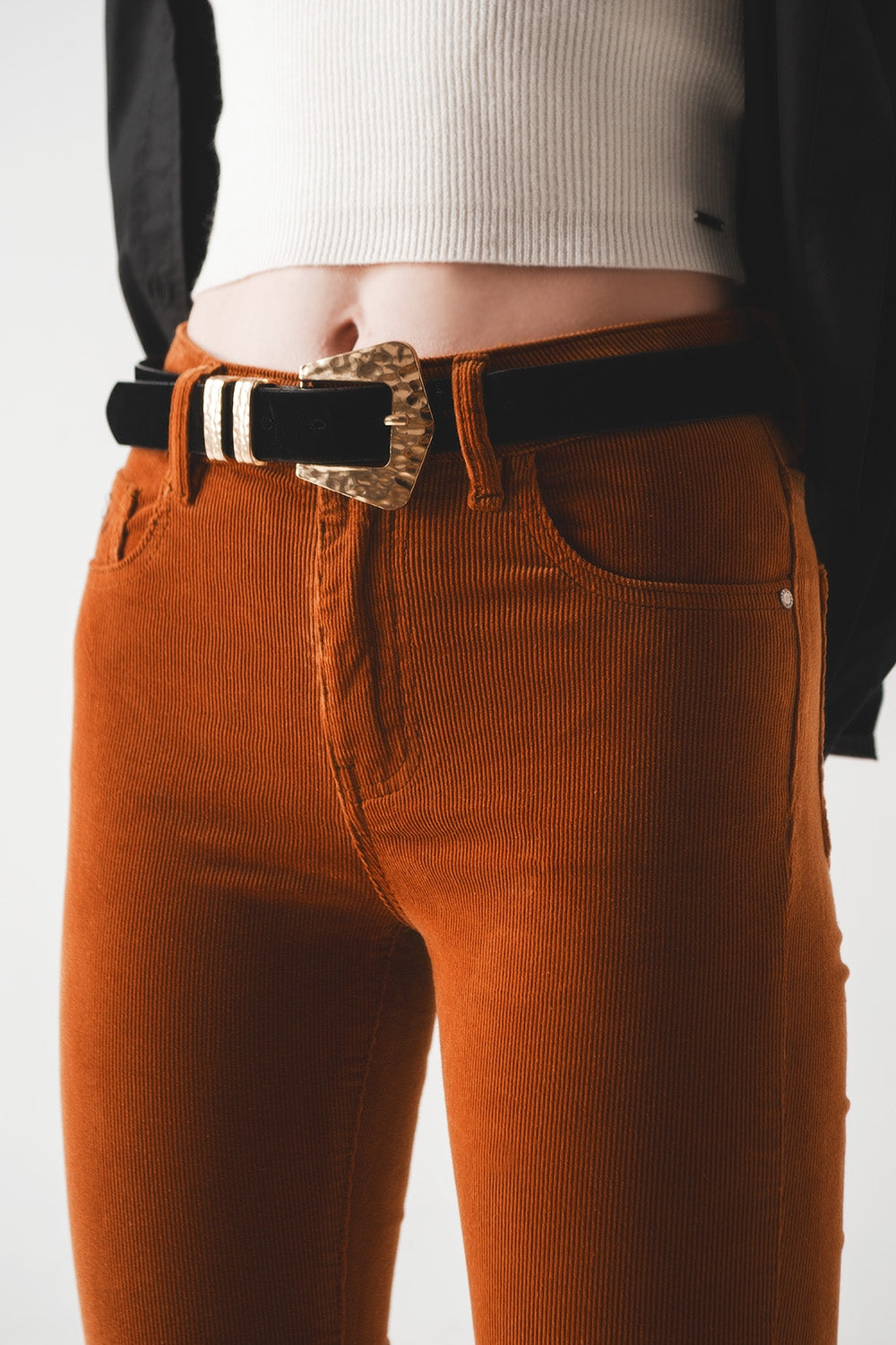 Calças de veludo de bombazina em camelo