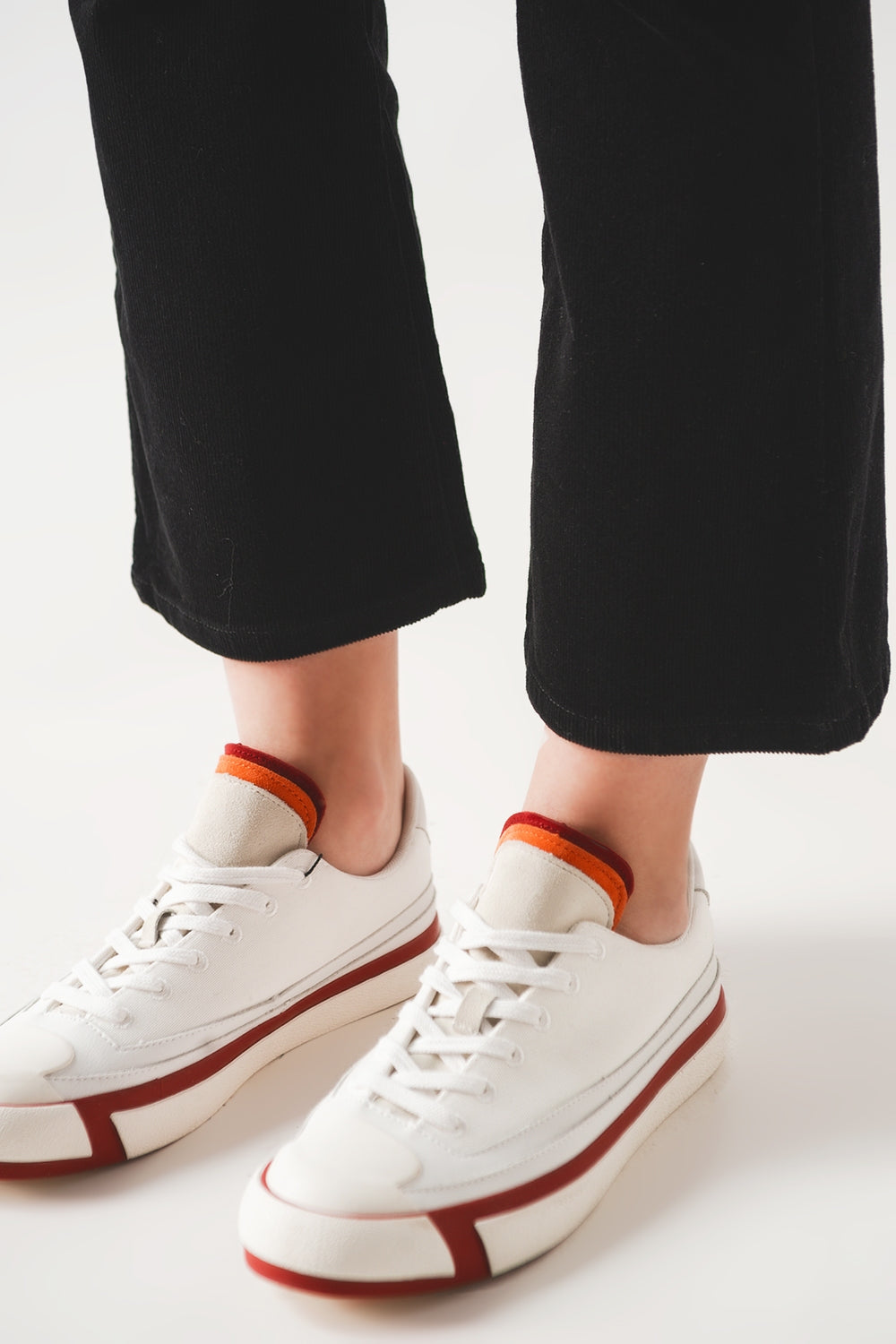 Calças de veludo de bombazina em preto