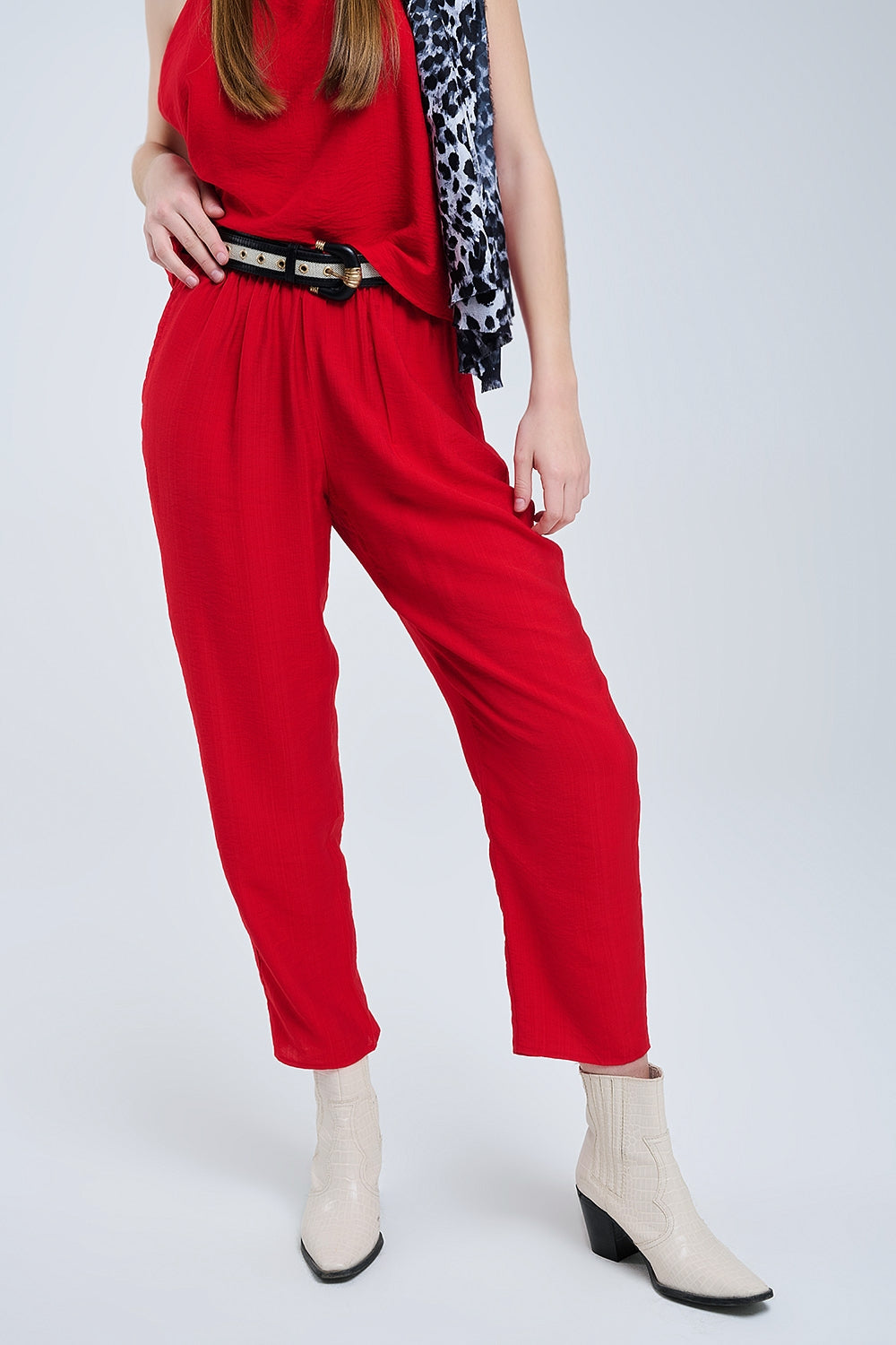 Q2 Calças de verão com cintura elástica e bolsos em vermelho