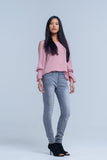 Q2 Calças jeans cinza com detalhes de rasgos