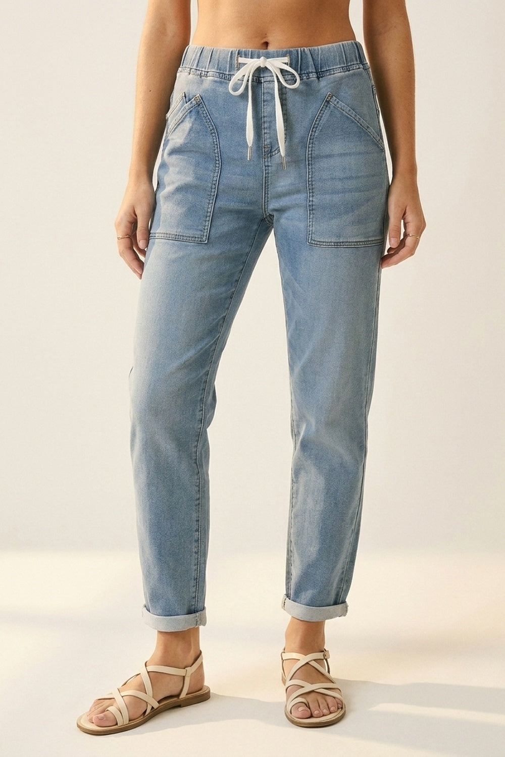 Q2 Calças Jeans Denim Azul Claro Estilo Jogger com Cintura de Cordão