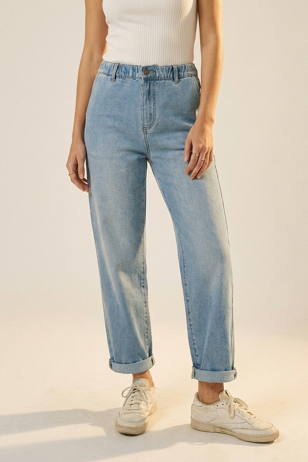 Q2 Calças Jeans Relaxed Fit Lavagem Clara Cintura Elástica