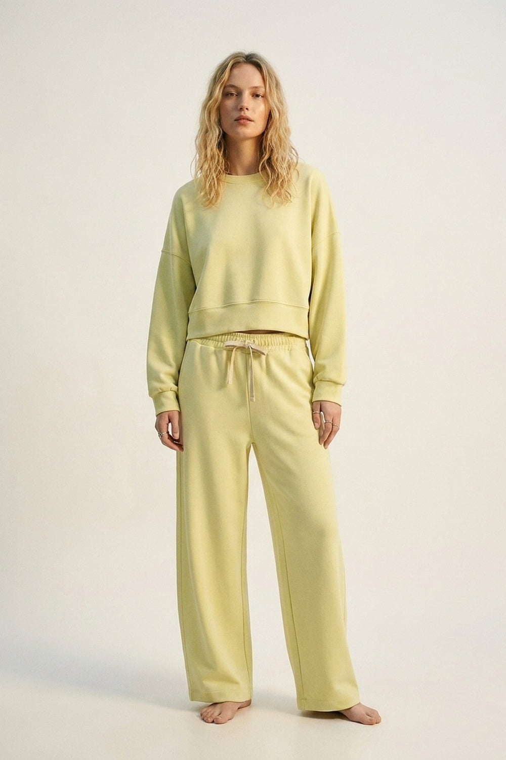 Q2 Calças Jogger de malha super-suave em amarelo com cintura com cordão