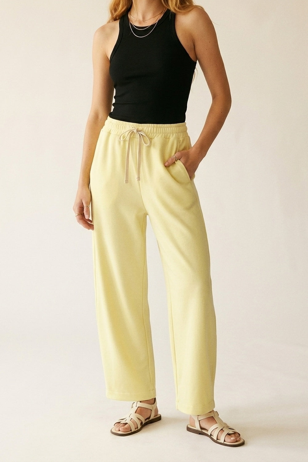 Calças Jogger de malha super-suave em amarelo com cintura com cordão