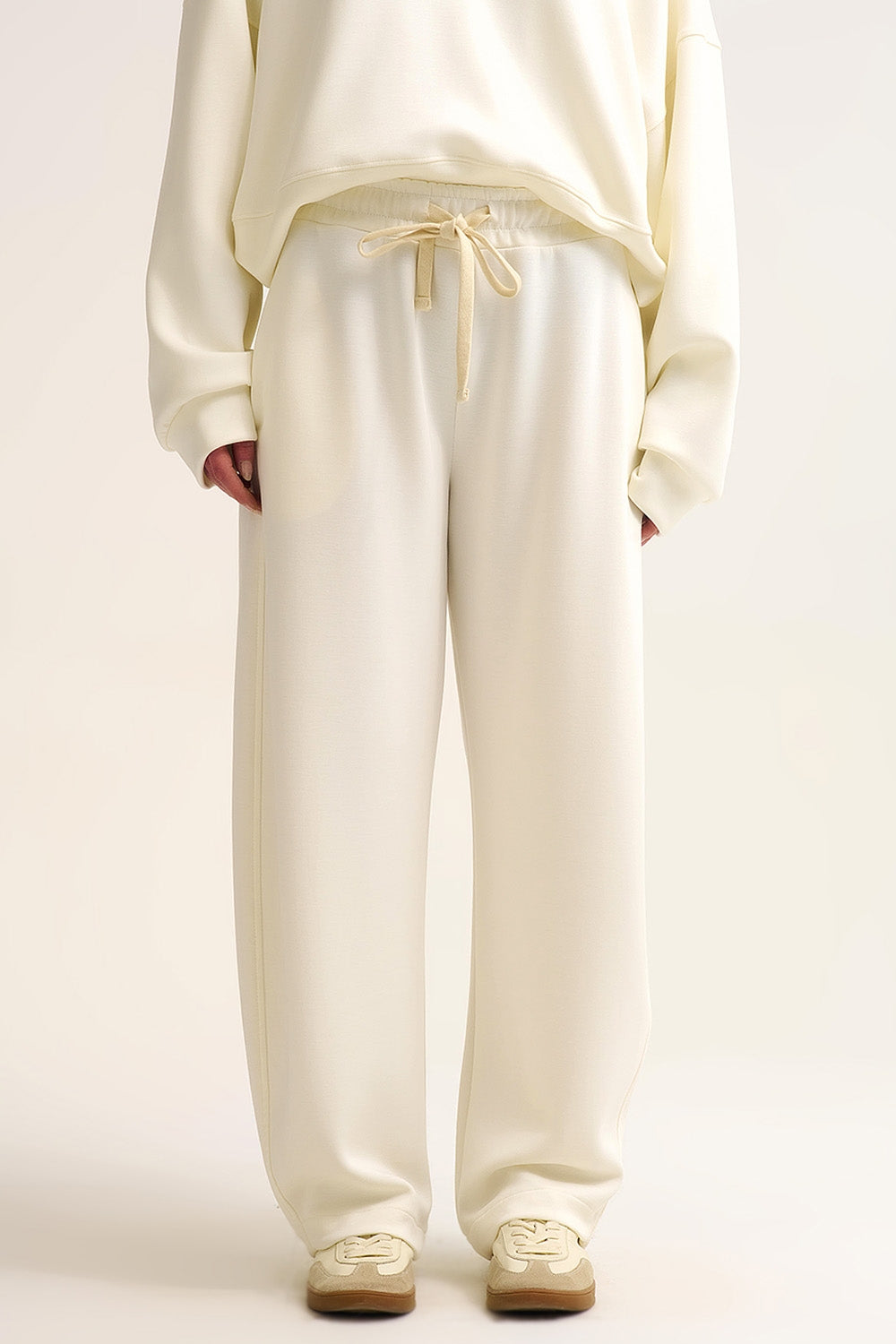 Q2 Calças Jogger de malha super-suave em creme com cintura com cordão