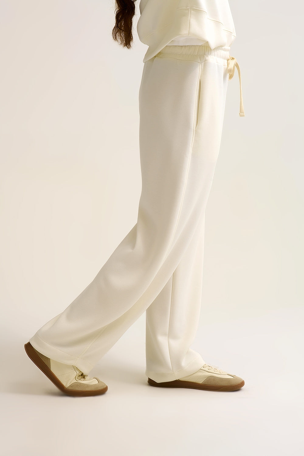 Calças Jogger de malha super-suave em creme com cintura com cordão