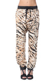 Q2 Calças largas com estampado animal castanho