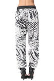 calças largas com estampado animal castanho