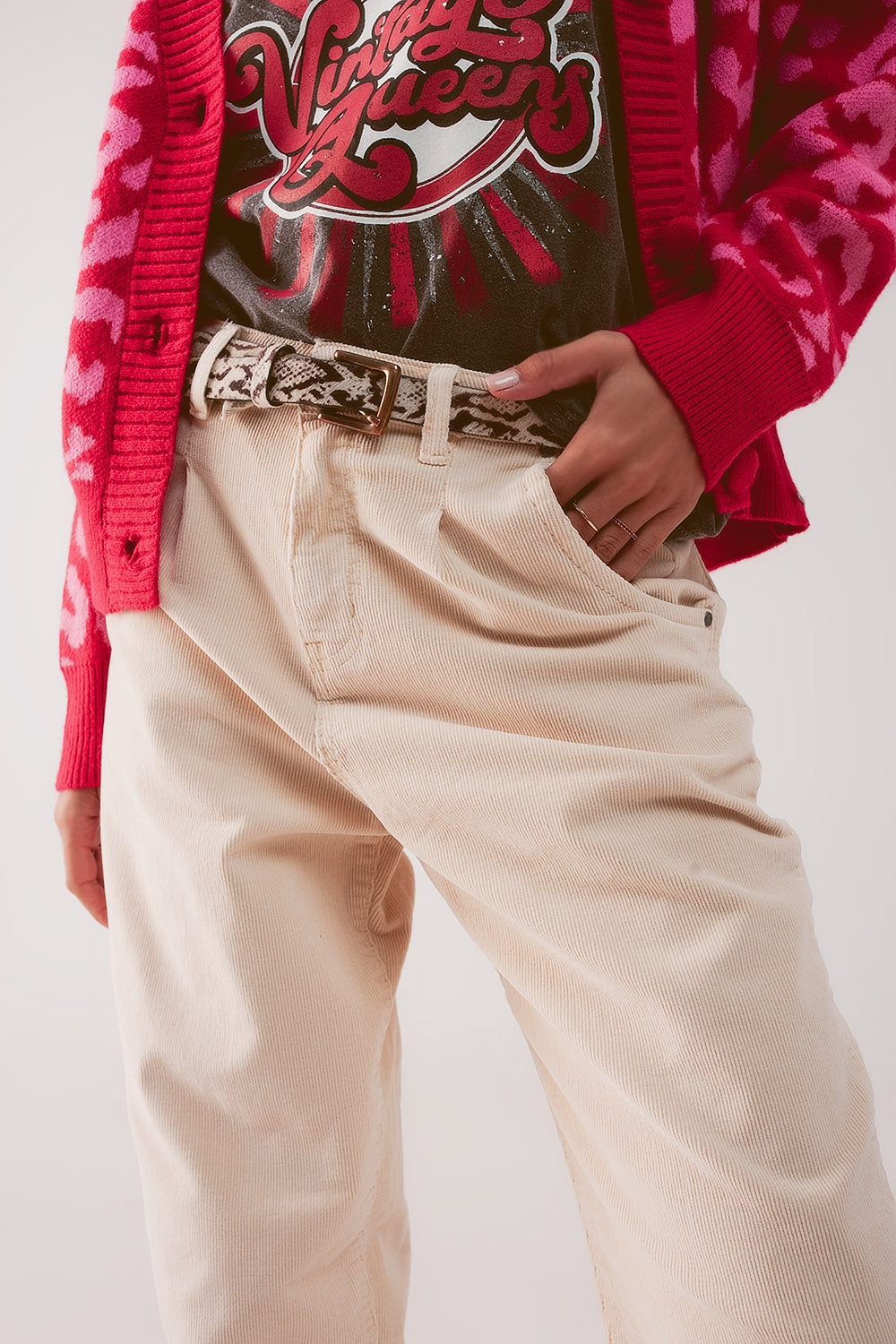 Calças largas de veludo cotelê cru com dardos