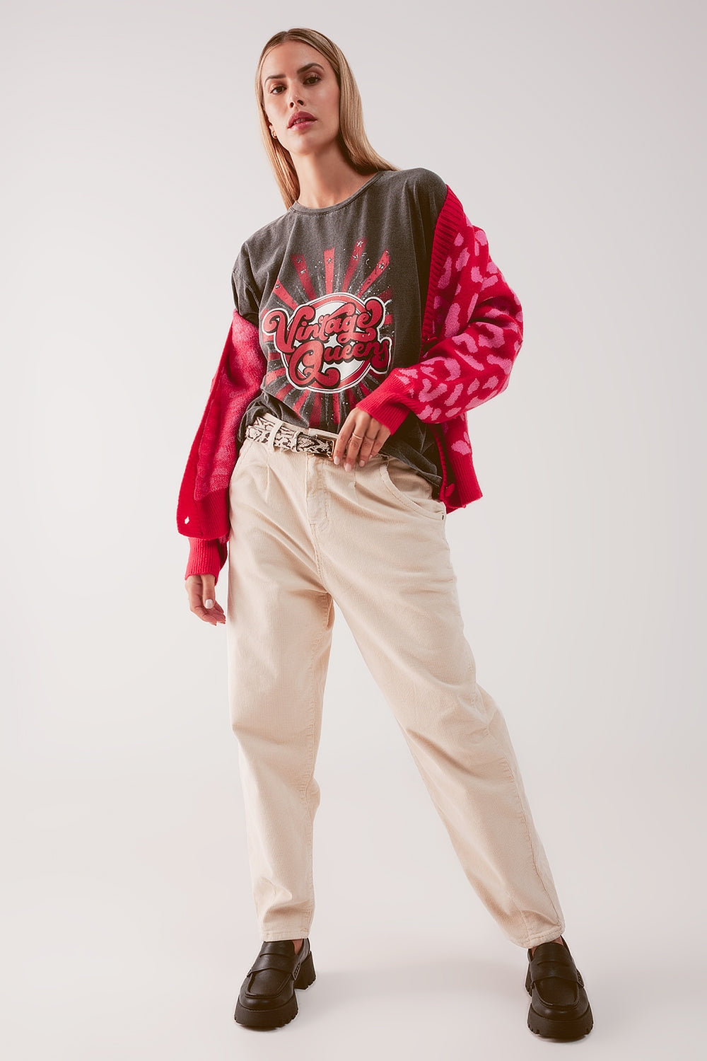 Calças largas de veludo cotelê cru com dardos