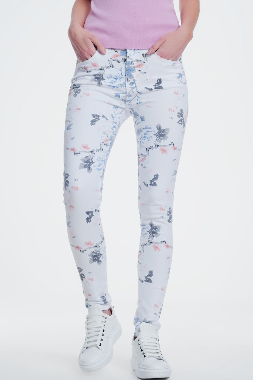 Q2 calças skinny branco com estampa floral