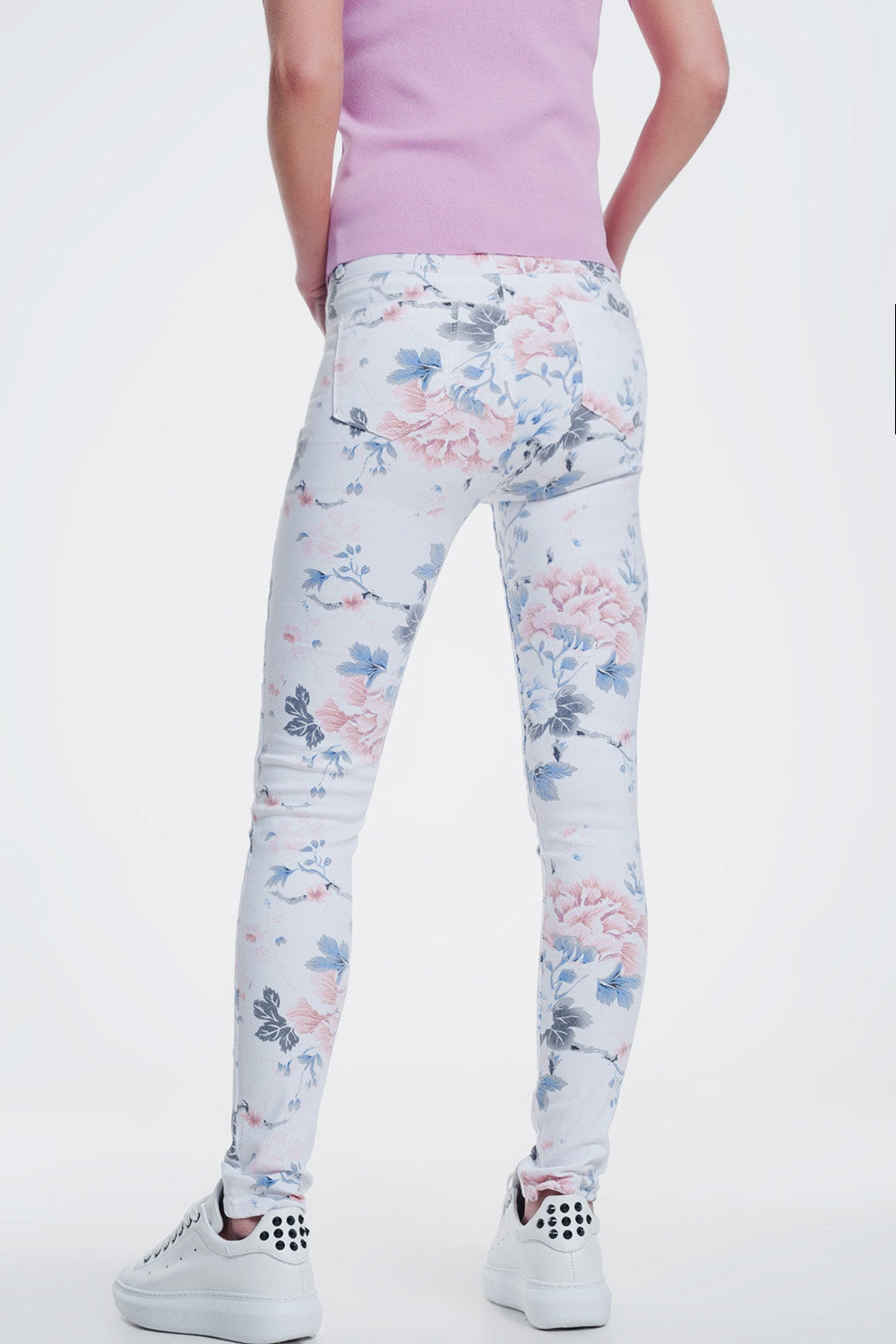 calças skinny branco com estampa floral