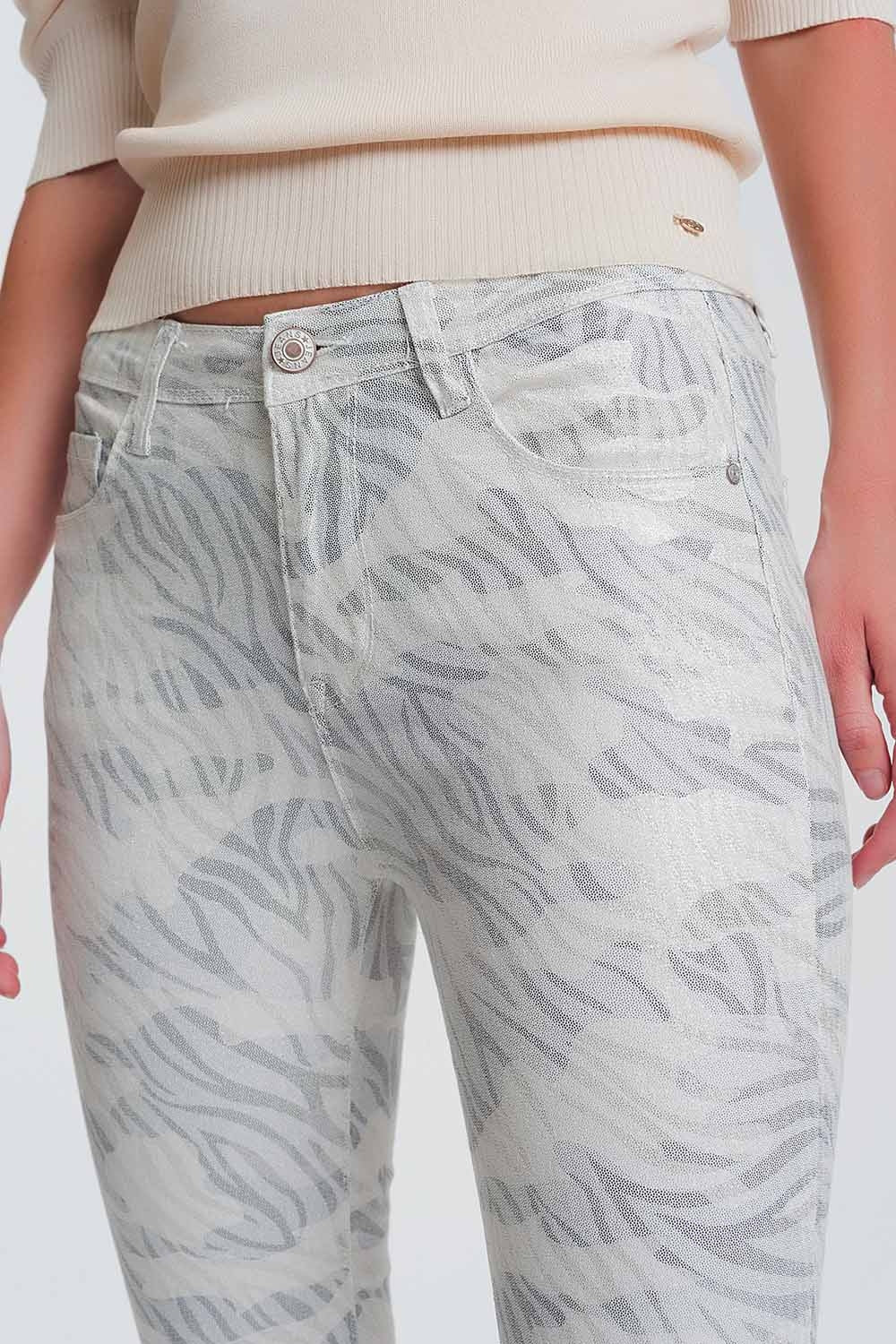 Calças super skinny com perneiras de camuflagem