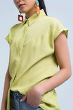 Camisa amarela com detalhe de malha