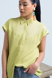 Q2 Camisa amarela com detalhe de malha
