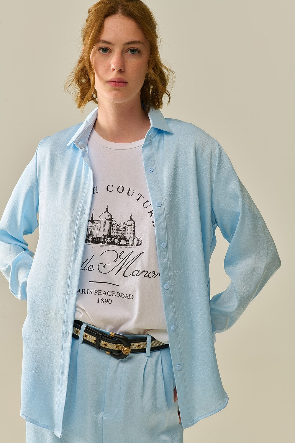 Q2 Camisa Azul Bebê com Botões em Cetim