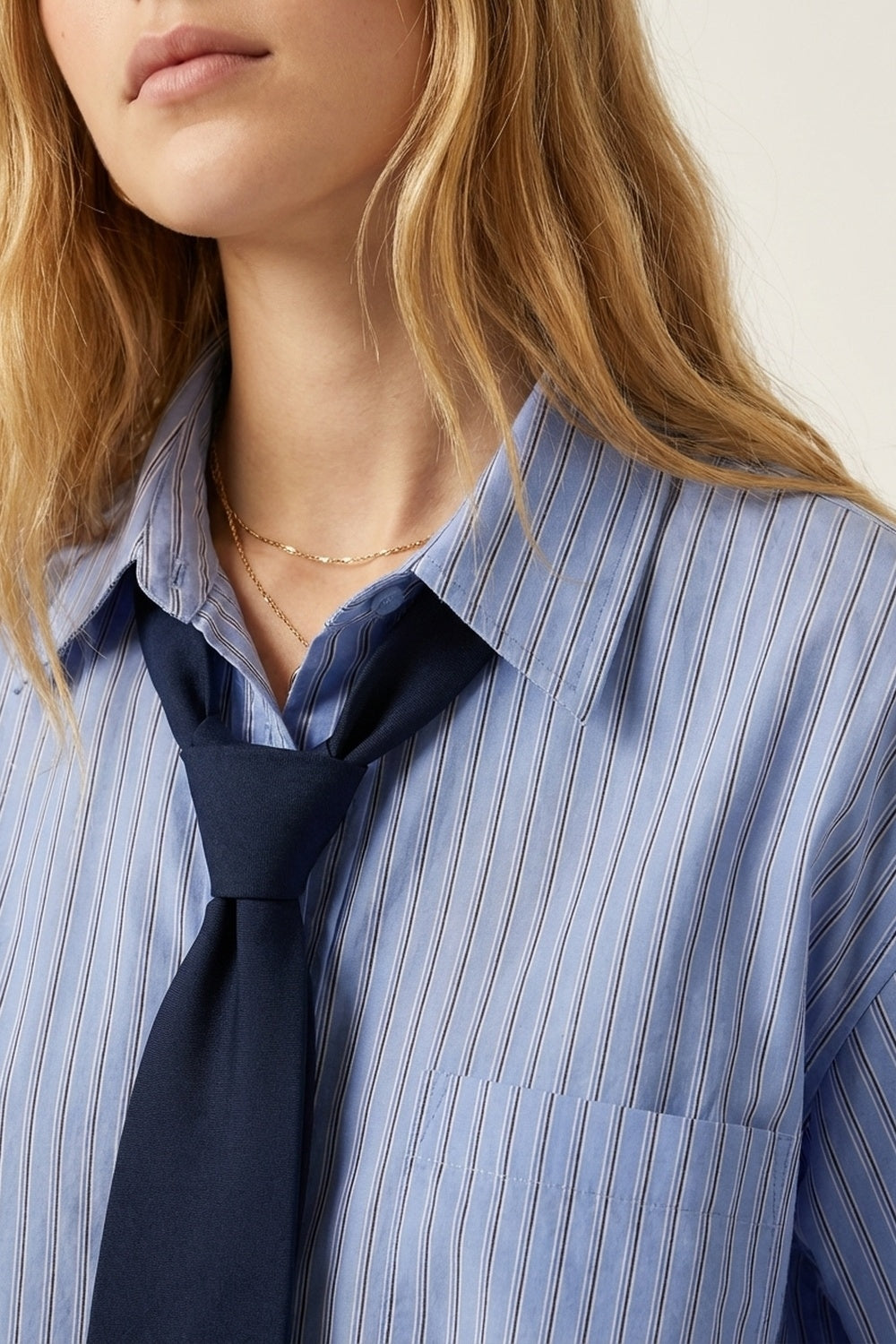 Camisa Azul Claro Listrada Oversize com Botões