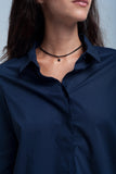 Camisa azul escuro