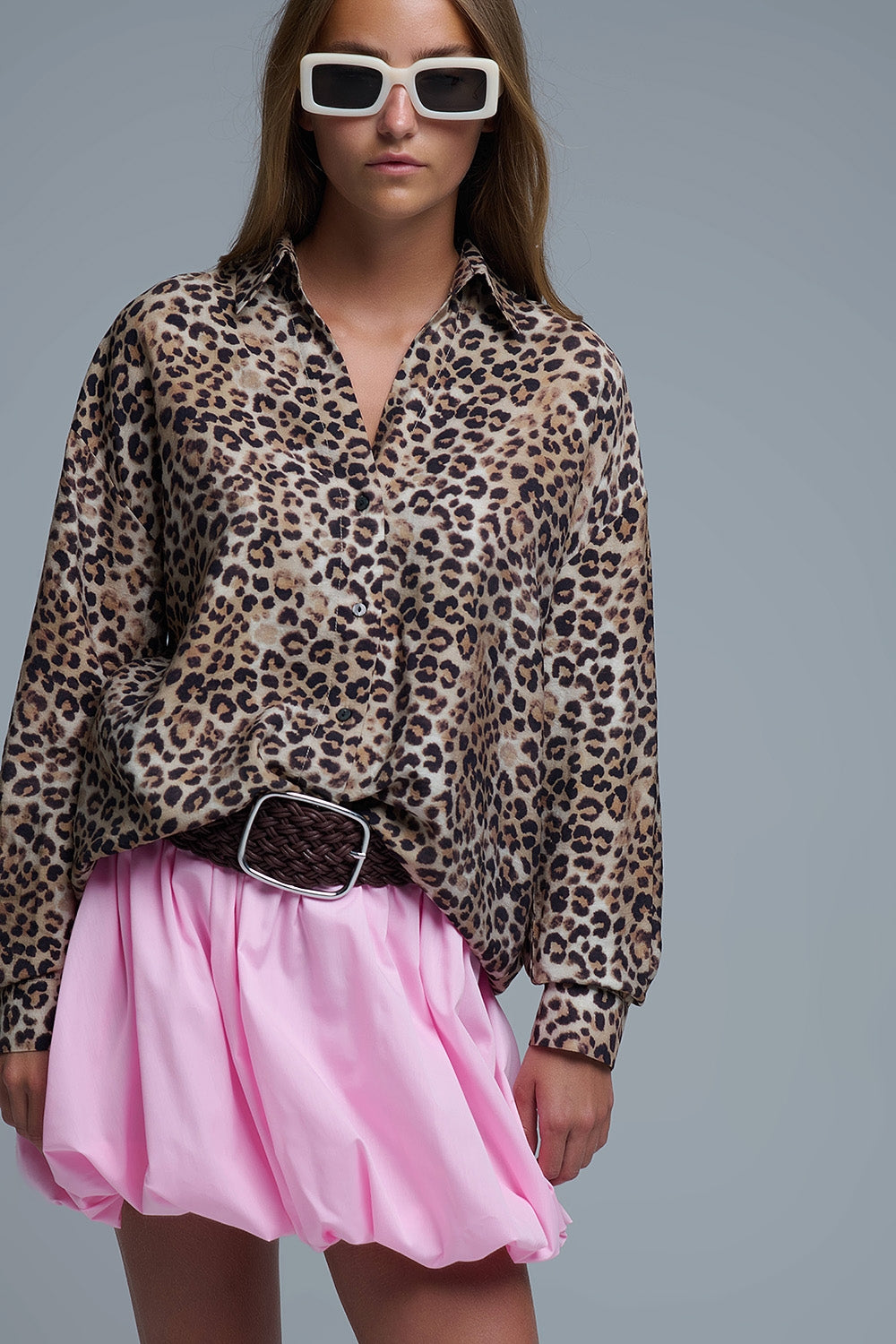 Q2 Camisa com botões de tamanho grande com estampado de leopardo