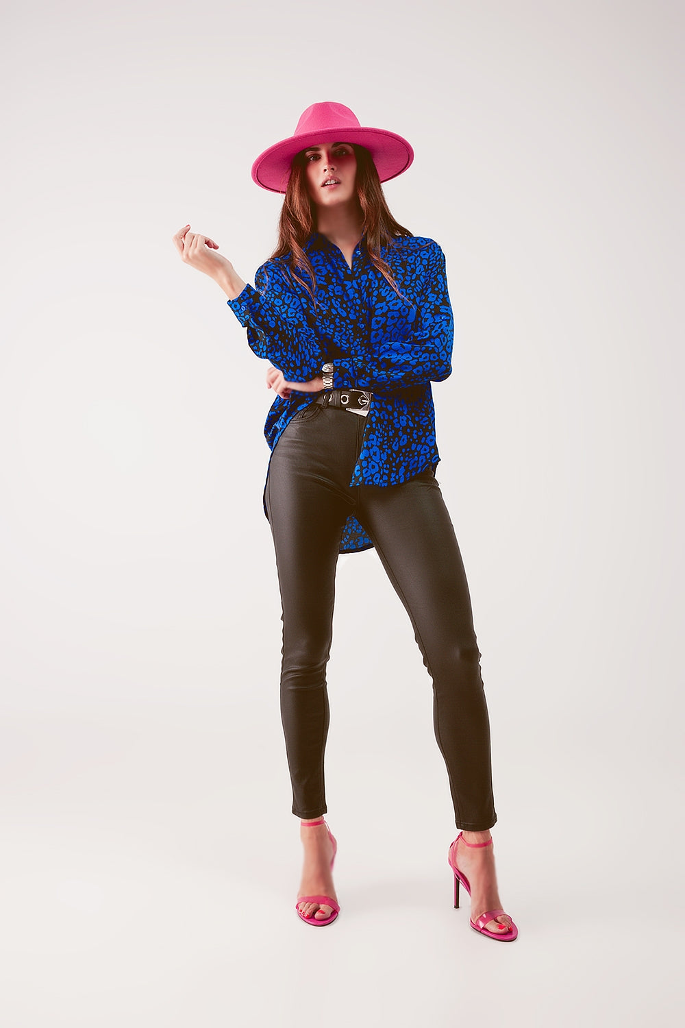 Camisa com padrão animal em cor azuis