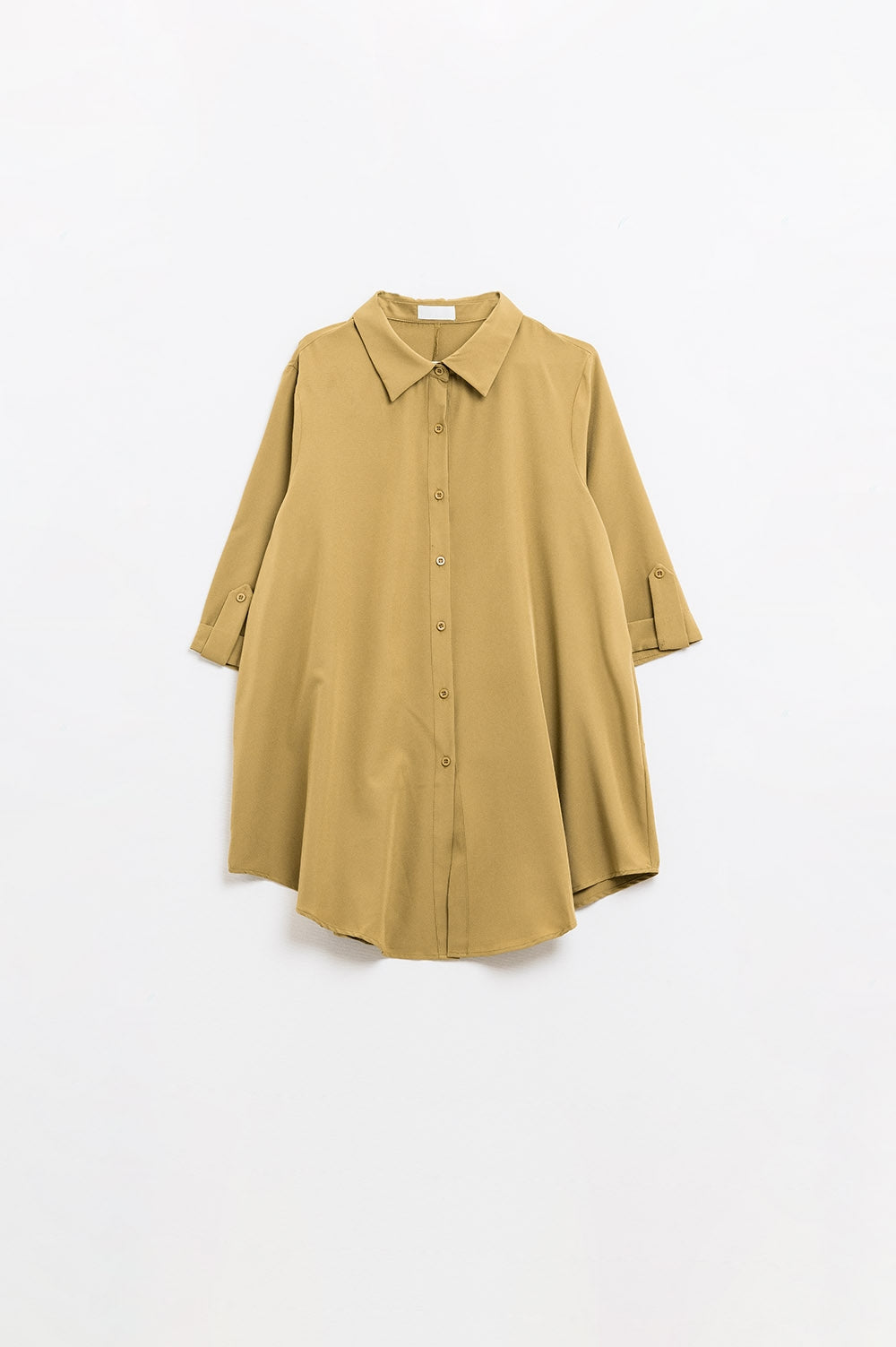 Q2 Camisa confeccionada em tecido muito macio e leve na cor camel