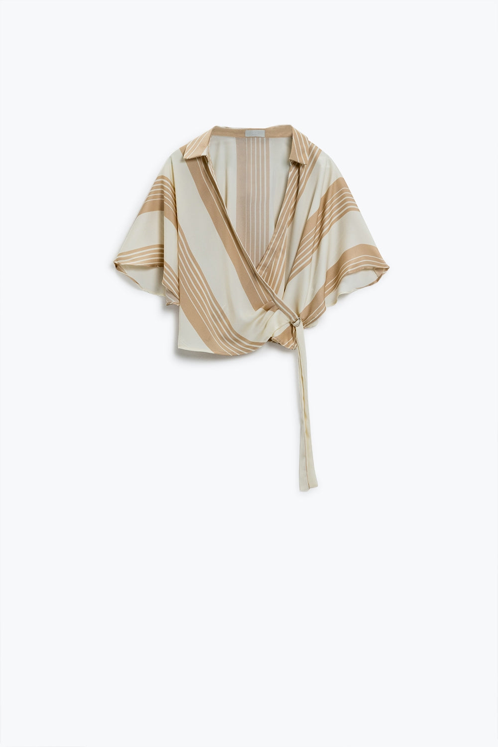 Q2 Camisa creme atada na lateral com decote em V