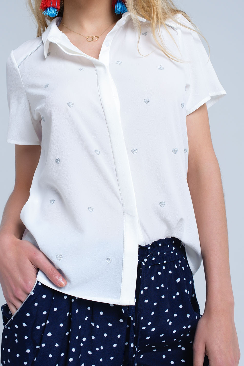 Camisa creme com bordado de coração