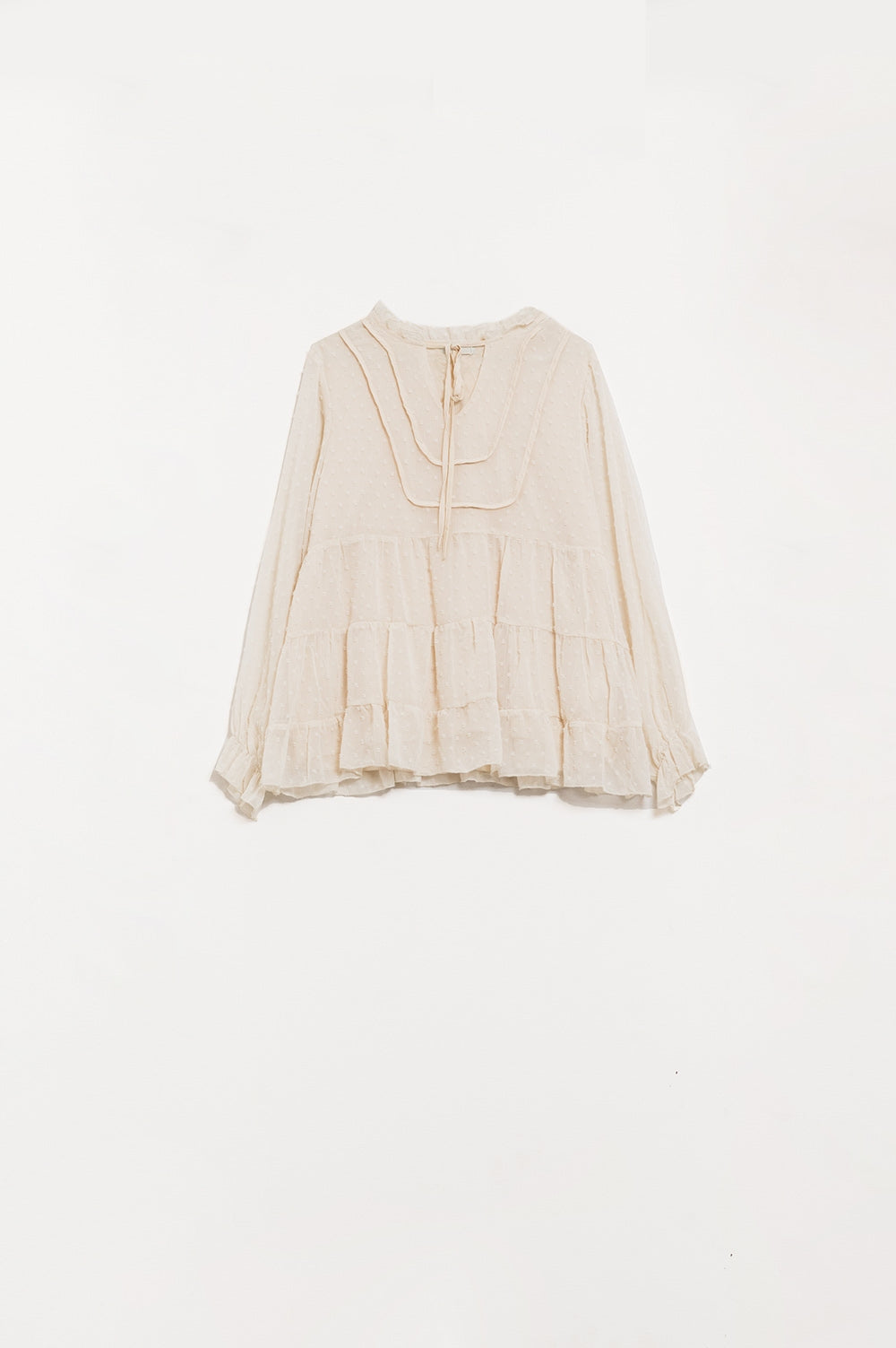 Q2 Camisa creme com delineado ruched e mangas compridas