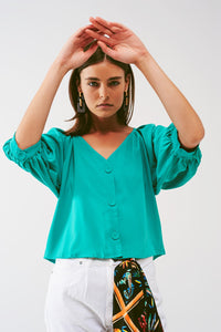 Q2 Camisa cropped com botões em verde