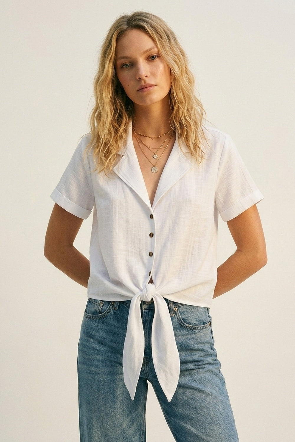 Camisa Cropped de Manga Curta com Amarração Frontal em Linho Branco
