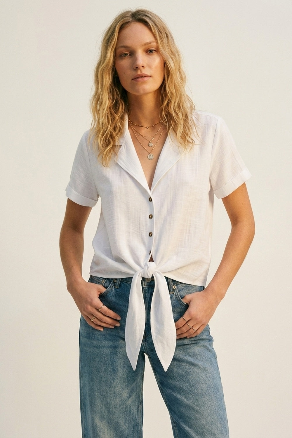 Camisa Cropped de Manga Curta com Amarração Frontal em Linho Branco